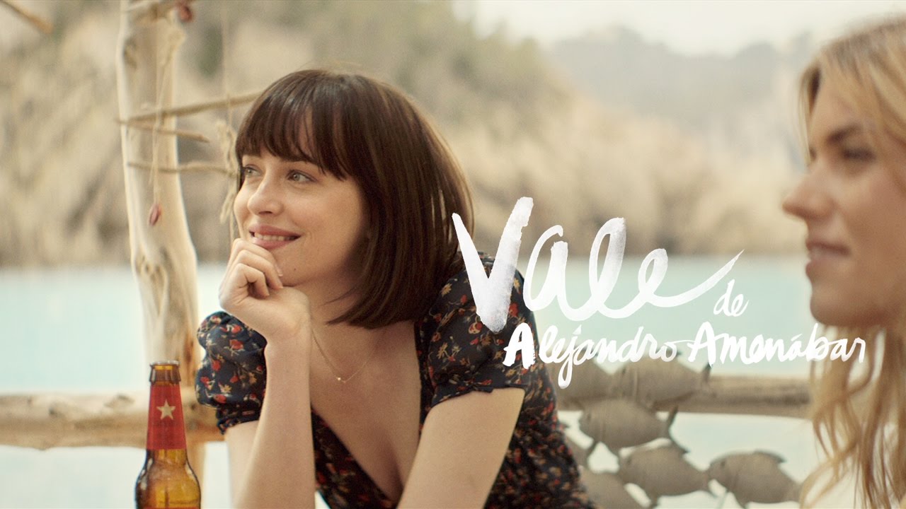 "Vale" con Dakota Johnson y Quim GutiÃ©rrez, dirigida por Alejandro AmenÃ¡bar. Estrella Damm 2015