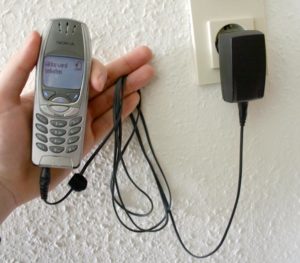 cargar bateria permanentemente