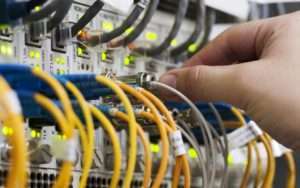 conectando cables tecnologia docsis 31