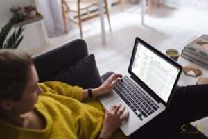 women working in shift